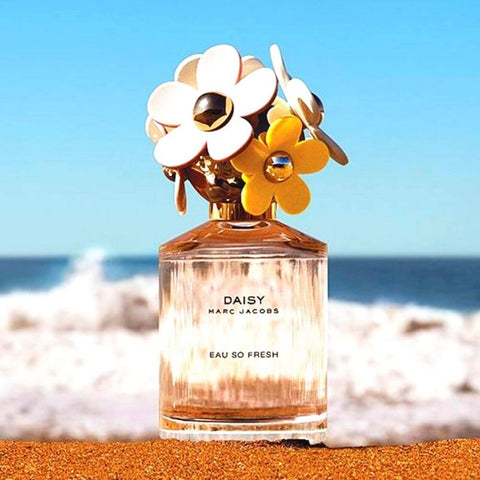 Marc Jacobs Daisy Eau So Fresh Review - The Floral Delight of