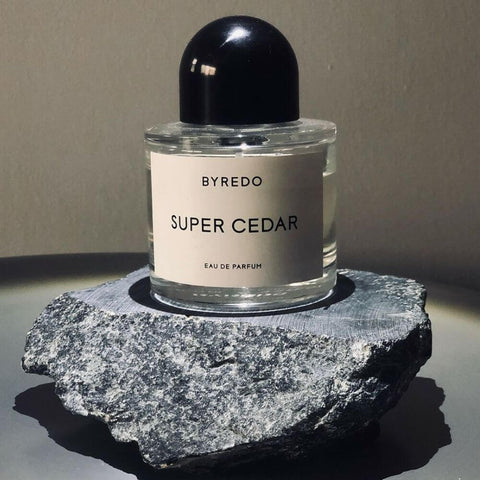 Byredo Super Cedar EDP Review - A Warm and Sophisticated Fragrance for the Modern Individual