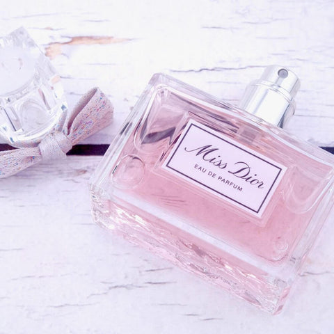 Christian Dior Miss Dior EDP Review - Elegance that Makes You Smile, t ...