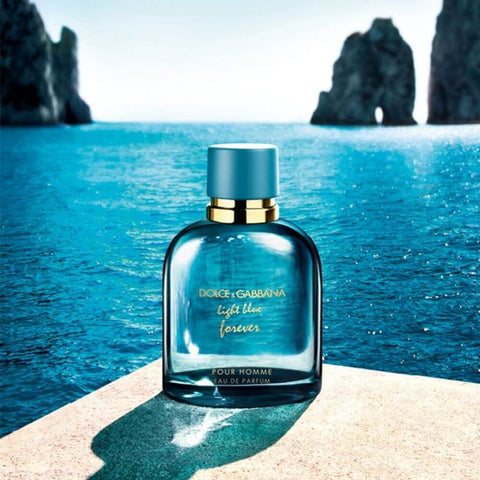 Dolce & Gabbana Light Blue Forever For Men Review - The Earthy Scent of a Classic Gardenia Flower