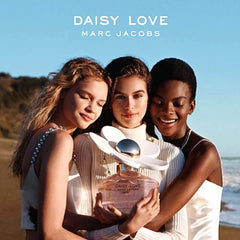 Marc Jacobs Daisy Love: A Fragrance That Captures the Essence of Youthful Elegance