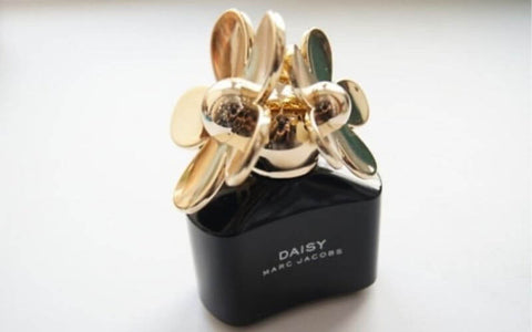 Marc Jacobs Daisy Black Edition For Women Review - An Enchanting and Elegant Scent for the Modern Woman