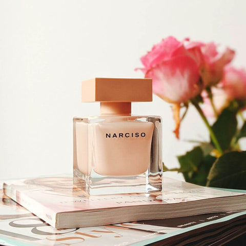 Narciso Rodriguez Narciso Eau de Parfum Poudrée: A Luxurious Symphony of Elegance and Sensuality