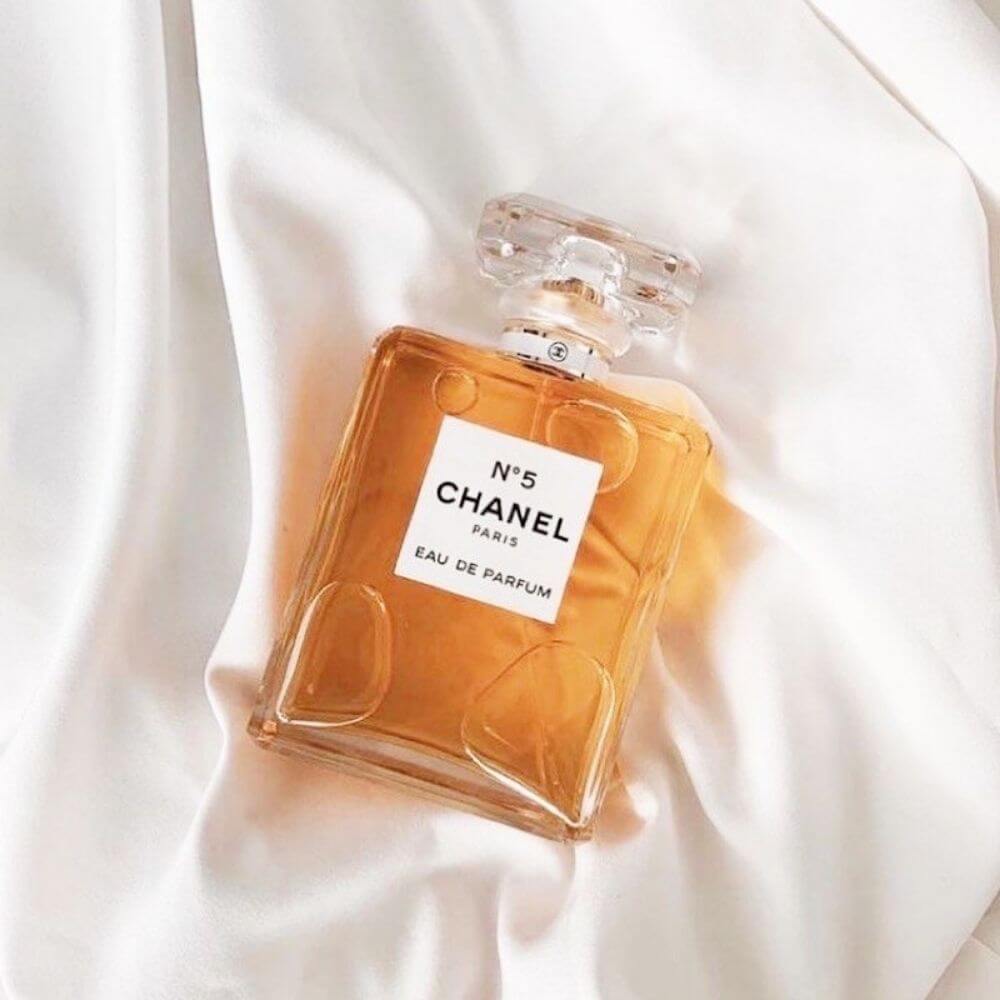 Chanel No.5 Eau De Toilette Spray 100ml/3.3oz 100ml/3.3oz buy in